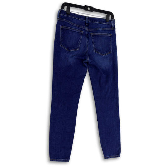 Womens Blue Denim Mid Rise Pockets Medium Wash Skinny Leg Jeans Size 28 image number 2