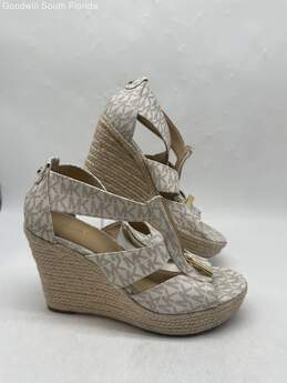 Michael Kors Womens Cream Shoes Size 8.5M alternative image