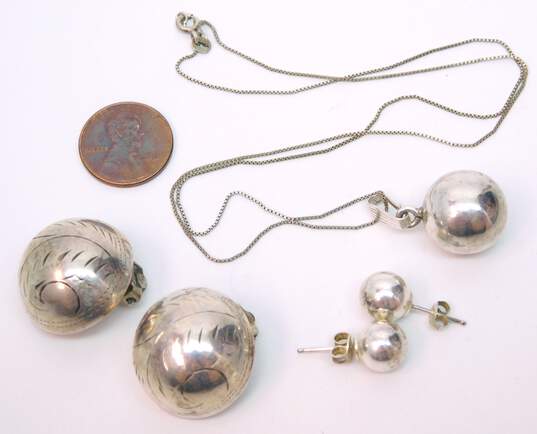 Artisan 925 Modernist Chime Orb Pendant Necklace & Etched Filigree Dome Clip On & Ball Bead Post Earrings 21g image number 9