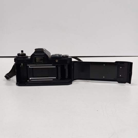Vintage Yashica FX-D 35mm Camera W/Case image number 6
