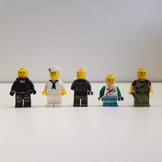 Mixed LEGO Yellow Minifigures Bundle (Set of 30) image number 2
