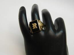Vintage 9K Yellow Gold R Initial Onyx Statement Ring 5.3g alternative image