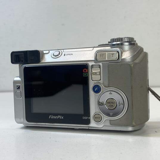 Fujifilm FinePix E510 5.2MP Digital Camera image number 8