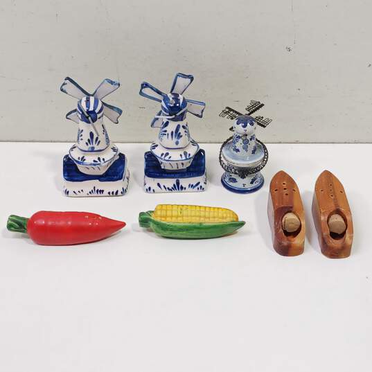 Bundle of Assorted Salt and Pepper Sets image number 2