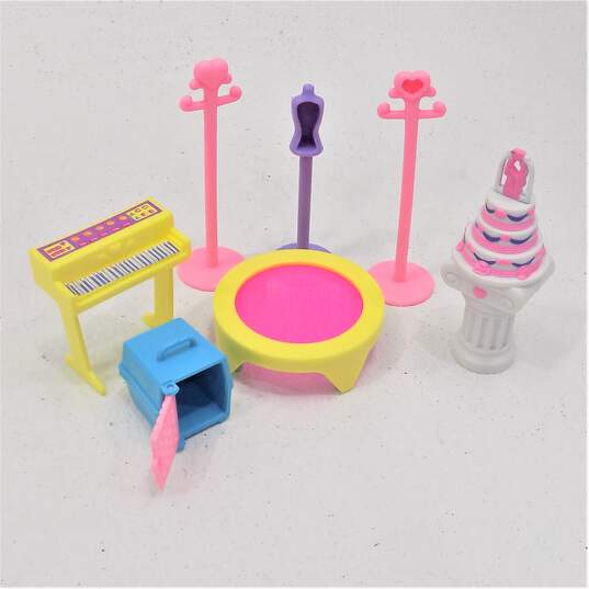 VNTG Melanie's Mall Playset W/ Dolls Accessories Clothing Furniture Pets image number 15