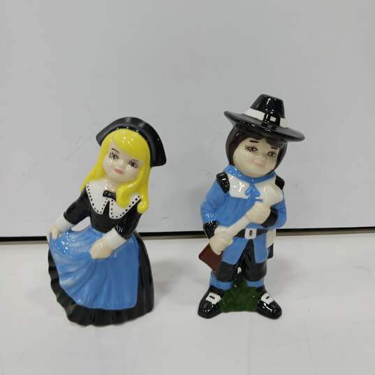 Ceramic Thanksgiving Couple Figurines image number 1