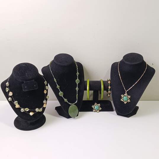 7 Piece Green Jewelry Bundle image number 1
