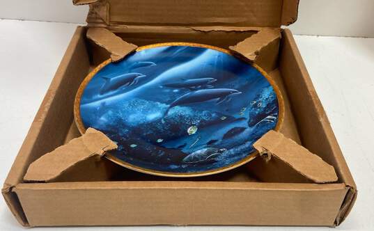 Wyland Limited Edition Set of 2 Collectors 8.5 in Wall Art Plates image number 4