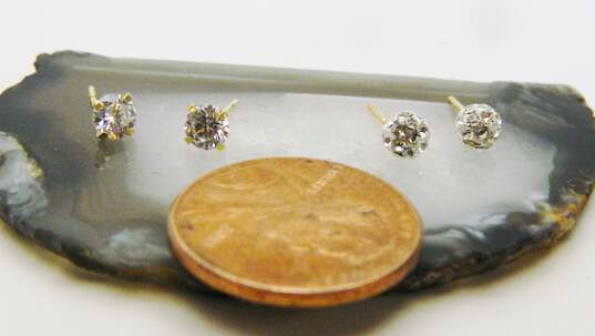 14K Yellow Gold Cubic Zirconia Stud Earrings 0.7g image number 4