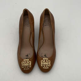 Womens Brown Leather Monogram Round Toe Slip-On Wedge Pump Heels 9
