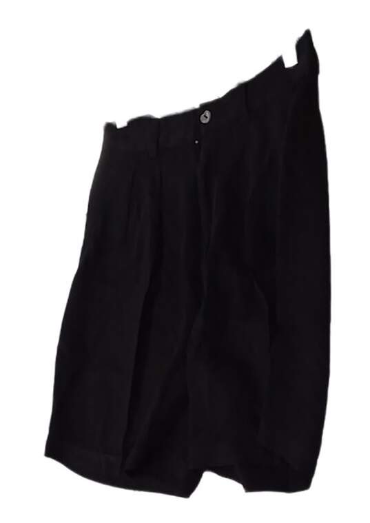 Women Black Pleated Front Pockets Casual Bermuda Shorts Size 6 image number 2