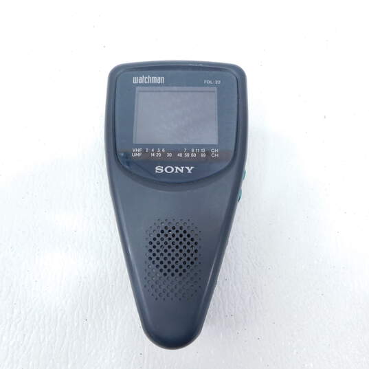 Handheld Radio Shack AM/FM Radio & Sony Watchman FDL-22 image number 3