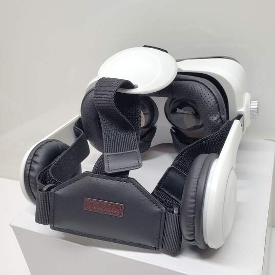 VTG. VR Headset Glasses For Smartphones W/Built-in Headphones Untested P/R image number 3