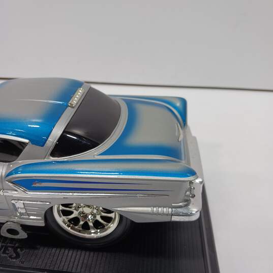 Muscle Machine 1958 Chevy Impala 1:64 Model Car image number 5