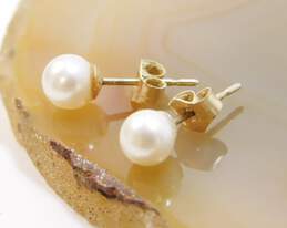 14K Yellow Gold Pearl Stud Earrings 0.7g alternative image