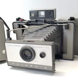 Lot of 3 Assorted Vintage Polaroid Land Cameras alternative image