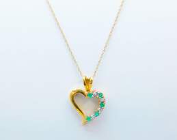 10K Yellow Gold Emerald & Diamond Open Heart Pendant Necklace 1.7g alternative image