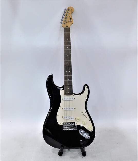 Squier by Fender Affinity Series Strat Model Black Electric Guitar image number 1