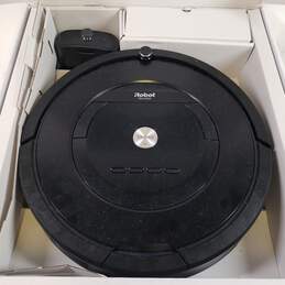 Cleaning Vacuum Robot With Dual Virtual Wall Barriers alternative image