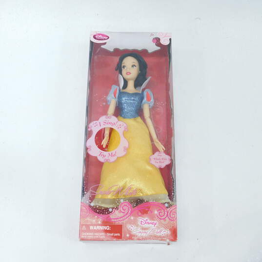 Disney Store Princess Exclusive Snow White Singing Doll 17in 2011 image number 1