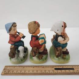 #A Vintage Napcoware Figurines Lot of 3
