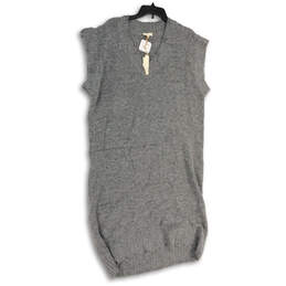 NWT Womens Gray V-Neck Sleeveless Tight Knit Pullover Sweater Size Medium
