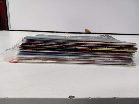 20pc. Bundle of Assorted Comic Books image number 5