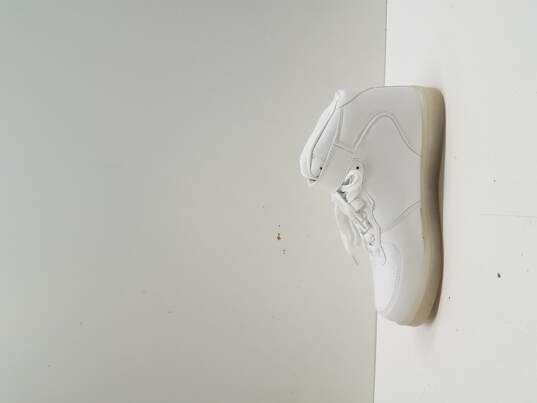 Fasion Men's White LED Light Up Shoes Size 7.5 image number 2