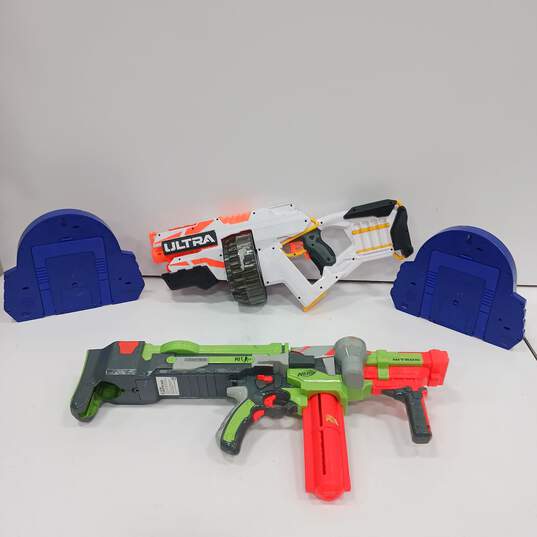 Bundle of Nerf Battery Powered Dart Guns & Targets image number 2