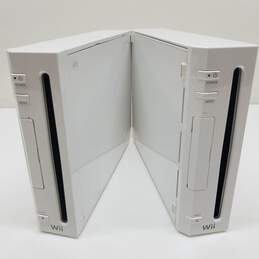 Pair of Nintendo Wii Consoles For Parts/Repair
