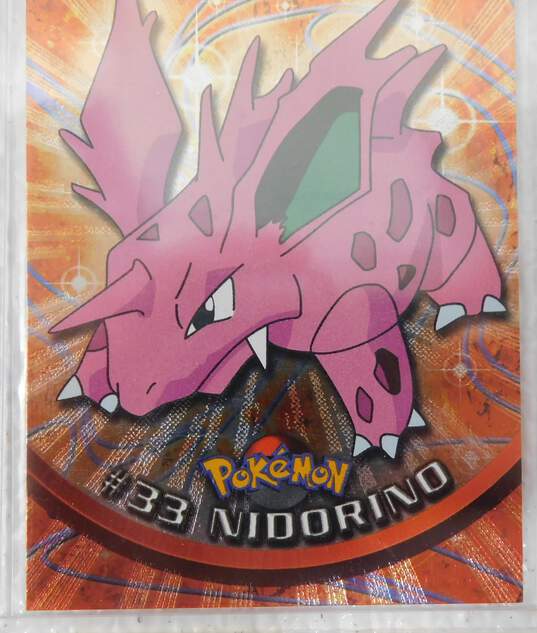 Pokemon Topps Nidorino #33 Sunburst Foil Card NM image number 3