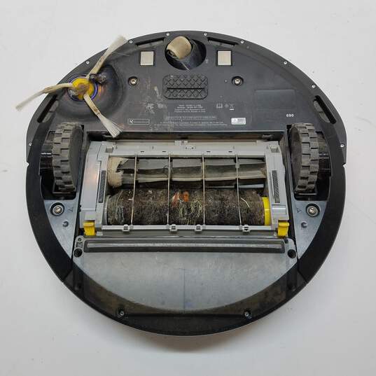 iRobot Roomba Model 690 Robotic Vacuum Cleaner image number 4