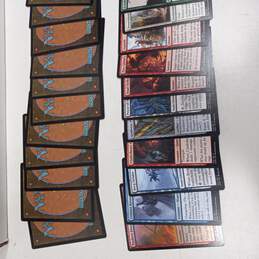 26.5 Bundle of Assorted Magic The Gather and Flesh & Blood Trading Cards alternative image