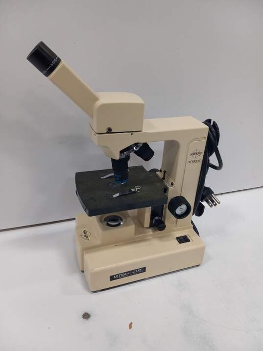 Swift M3500D Microscope image number 1