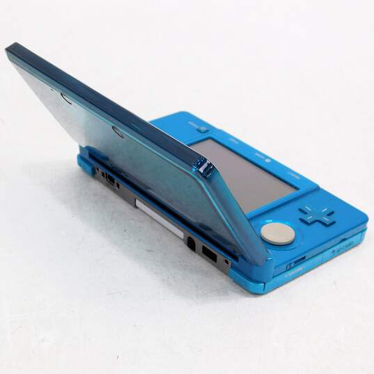 Nintendo 3DS For Parts or Repair (Super Smash Bros included) image number 2