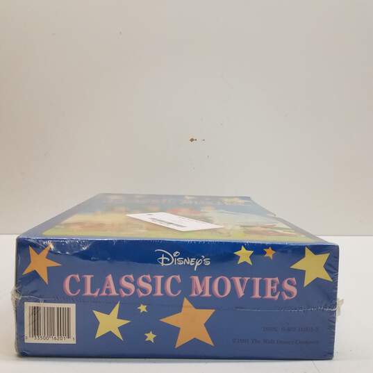 Disney's Classic Movies 10 Favorite Disney Big Golden Books (NEW) image number 4