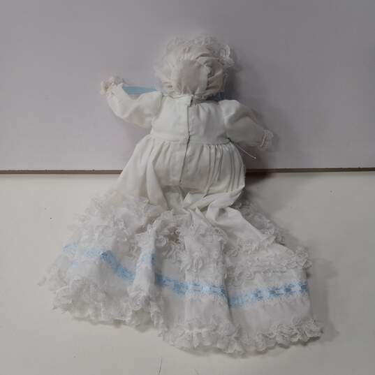 Linda C. '88 Porcelain 9.5 inch Doll image number 2