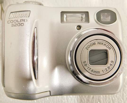 Nikon Brand Coolpix 3200 Model Digital Camera w/ Original Box and Accessories image number 1