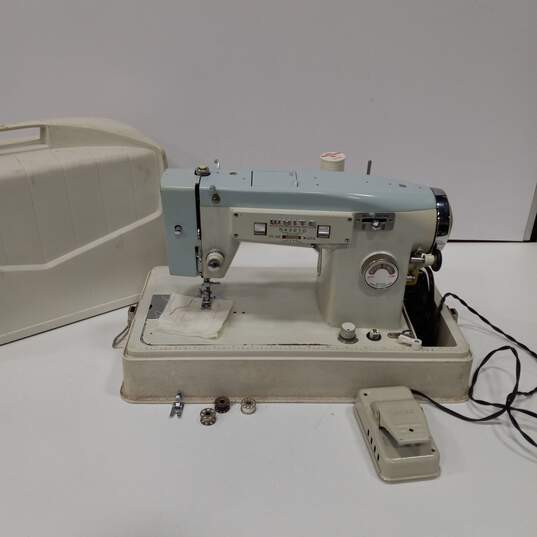 Vintage White Sewing Machine Model W/Case UNTESTED image number 7