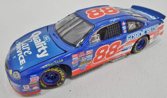 1/24 Dale Jarrett #88 Quality Care 1998 Ford Taurus Diecast car by Action Racing IOB image number 3