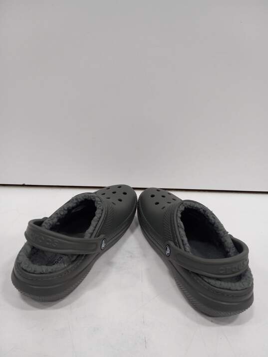 Crocs Unisex Gray Faux Fur Lined Clogs Size M7 W9 image number 3