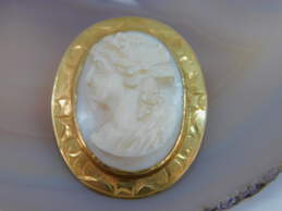 Vintage 10K Yellow Gold Carved Cameo Brooch 3.2g