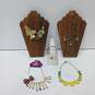 Gold Toned & Beaded Fashion Jewelry Assorted 6pc Lot image number 1