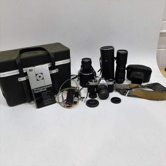 Asahi Pentax Spotmatic SP II SLR 35mm Film Camera W/ Lenses Accessories & Case image number 1