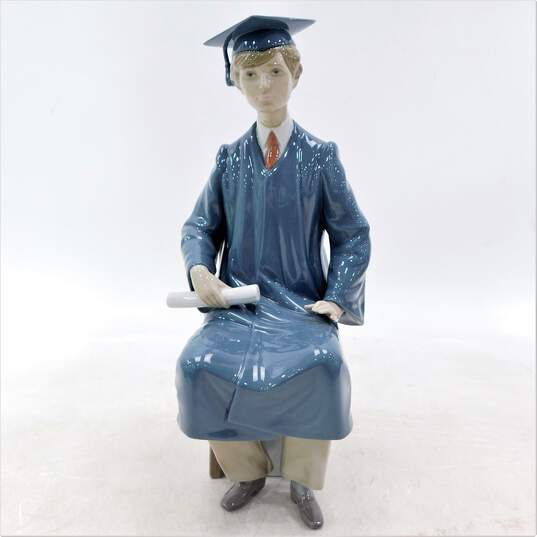 Vintage Lladro Boy Graduate 5198 Porcelain Figurine image number 4