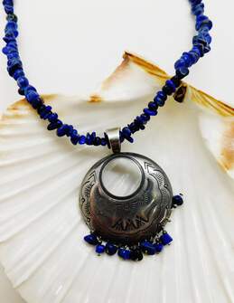 QT Southwestern 925 Lapis Lazuli Concho Stamped Pendant Beaded Necklace alternative image