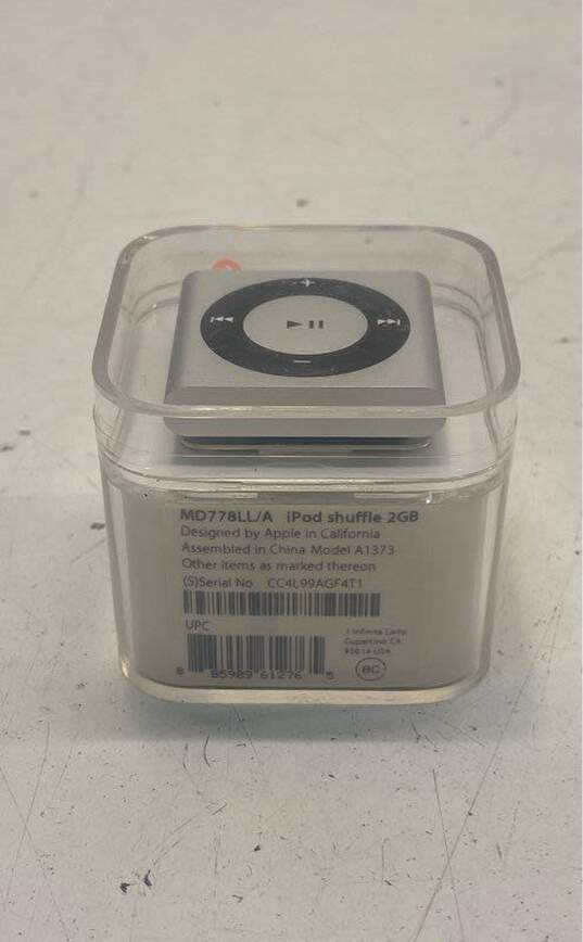 Apple iPod Shuffle (A1373) image number 3