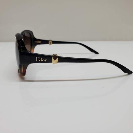 AUTHENTICATED CHRISTIAN DIOR 'MYSTERY 2' TORTOISE SUNGLASSES 56|17 image number 4