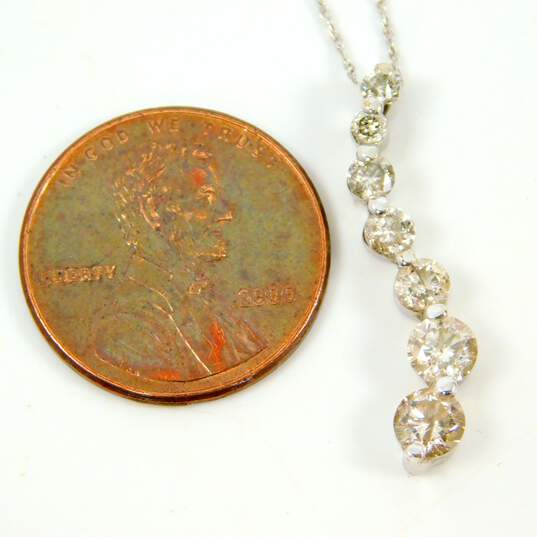 10K White Gold 1.13 CTTW Diamond Journey Pendant Necklace 1.6g image number 6