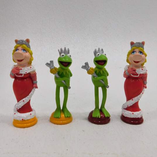 Jim Henson The Muppets Kermit Collection 3-D Chess Set image number 4